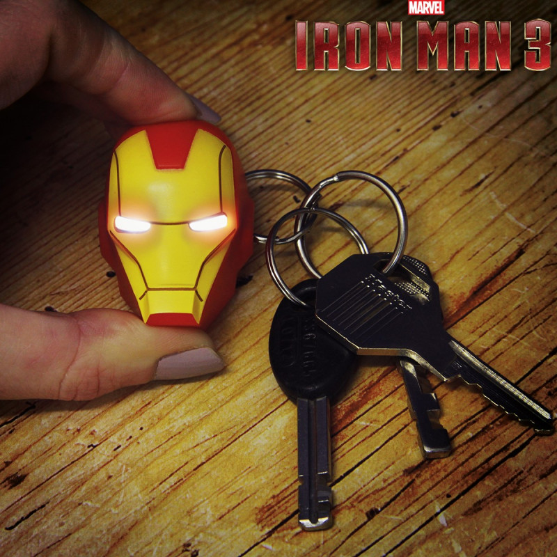 Porte-clés fait comme le casque d'Iron Man avec une torche led intégrée
