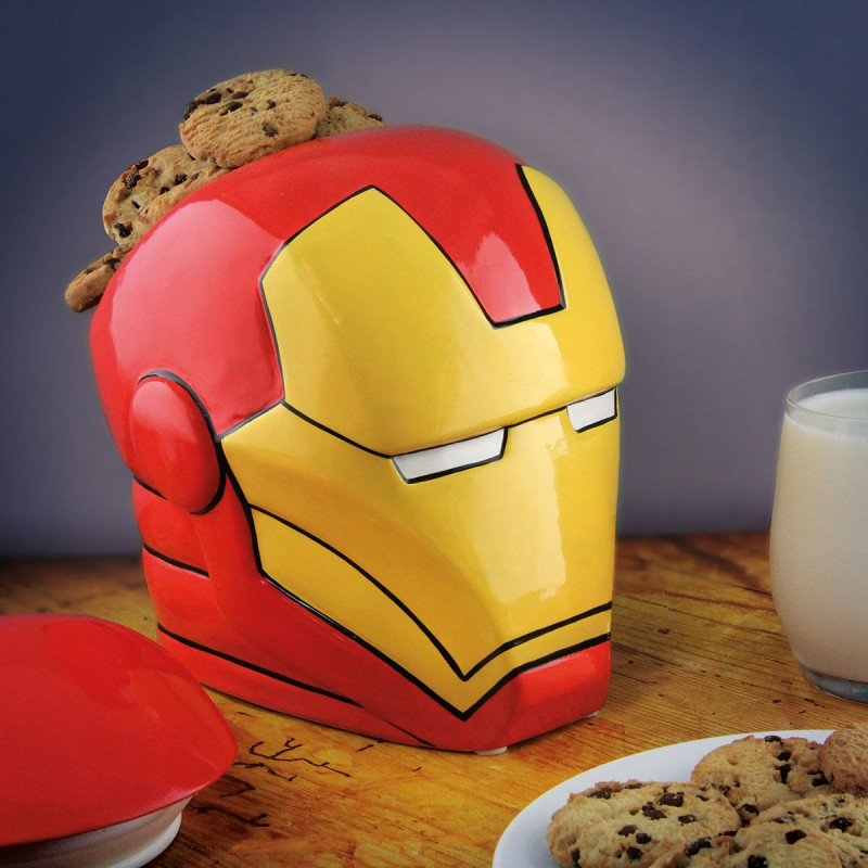 Une boîte à cookies Iron Man hautement geek et design.