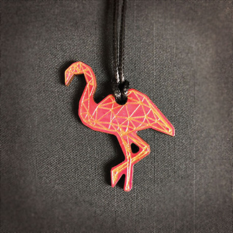 collier-flamant-rose-graphique