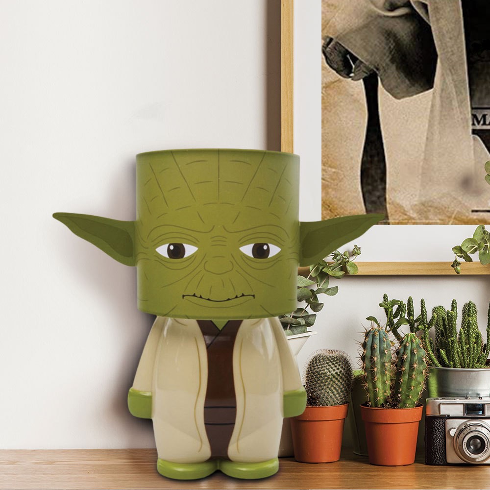 Lampe Star Wars A L Effigie De Yoda Sur Logeekdesign Lampe Star Wars A L Effigie De Yoda Sur Logeekdesign