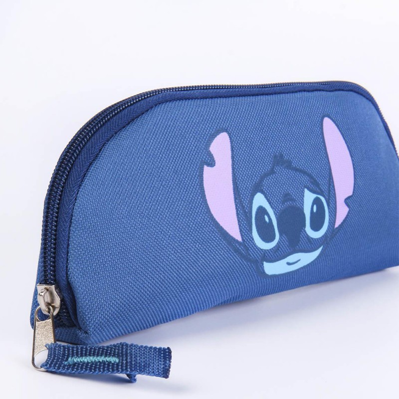 Trousse Stitch · Disponible dans vos boutiques Preference à La Réunion