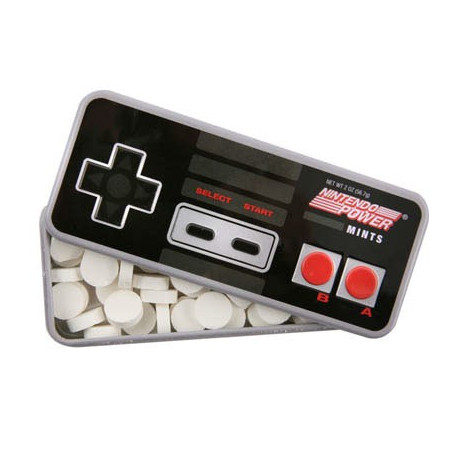 Nostalgique de la Super Nes ? Découvrez des bonbons à la menthe forte dans une boîte en forme de manette NES de NINTENDO ! Indispensable pour tout geek qui se respecte...