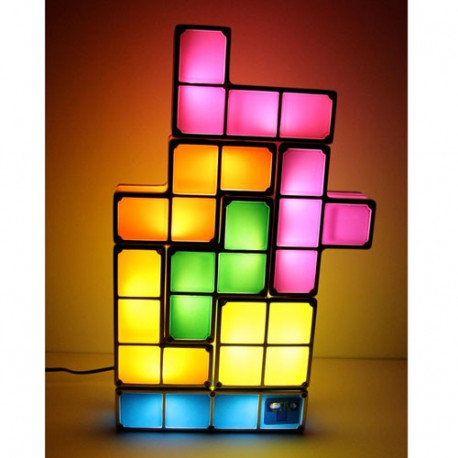 Assemblez les blocs multicolores lumineux pour créer votre propre lampe Tetris