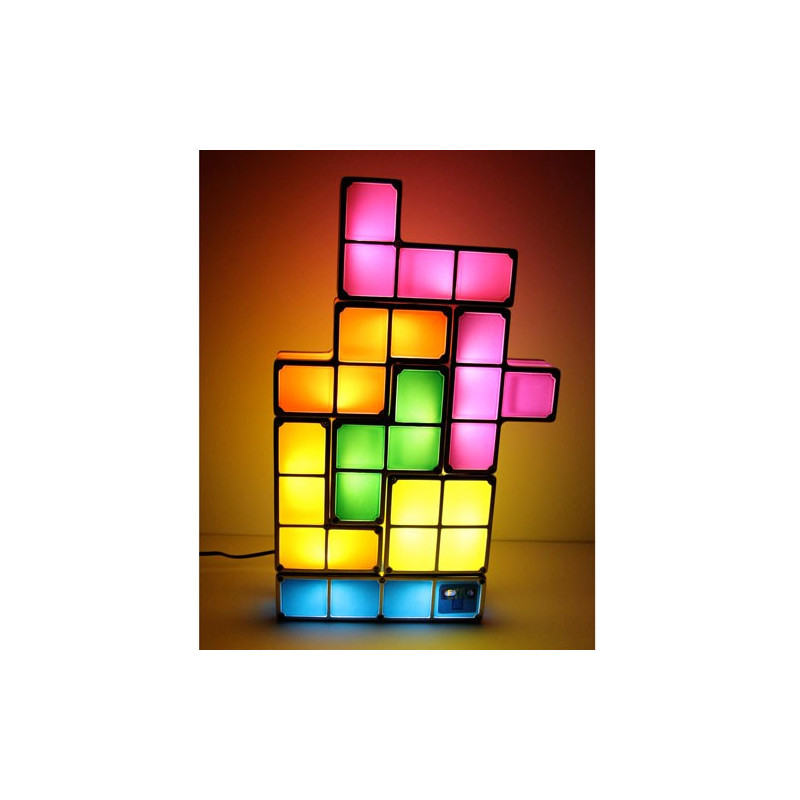 Dès que vous emboîterez les blocs Tetris les uns dans les autres, ils vont s’illuminer pour donner une ambiance colorée et chaleureuse