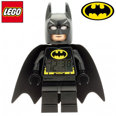 Débutez la journée avec ce réveil so geek mettant à l’honneur la figurine Lego Batman ! Mi-super-héros, mi-Lego, ce superbe réveil est un must-have pour tous les accros aux comics et objets geeks ! 