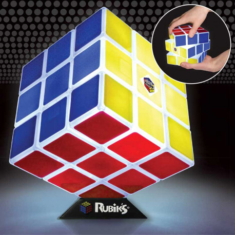 Magnifique et carrément original, ce Rubik’s Cube lumineux est totalement fonctionnel… Ce casse-tête mythique se décline sous la forme d’une lampe design et insolite ! Pratique, ludique et original !