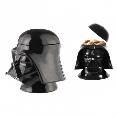 Cette magnifique boîte à cookies céramique en trois dimensions reprend le design de Dark Vador... Elle est le cadeau idéal pour les fans de la saga Star Wars ! Un cadeau de haute qualité au top du geek !