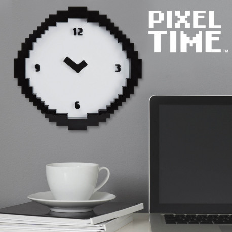 Cette horloge murale de 30 cm de diamètre, sortie tout droit d’un jeu vidéo des années 80, possède un look rétro tout en pixel ! Elle donnera à votre intérieur un univers de rétro-gaming… Bref, l’horloge ultime du geek ! 