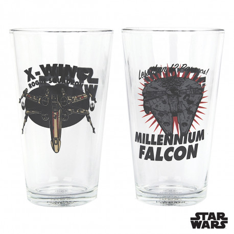 Le must pour se désaltérer entre fans de la saga geek Star Wars ? Un pack de deux maxi verres Star Wars, mettant à l’honneur les vaisseaux spatiaux X-Wing et Millenium Falcon ! Ce produit 100% officiel fera le bonheur des fans ultimes… So geek ! 