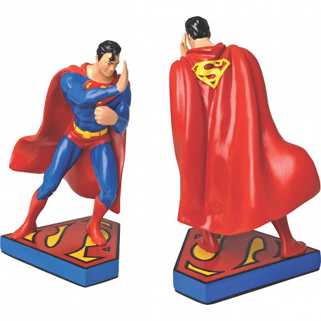 Superman va garder efficacement votre collection de comics avec ces serre-livres à l’effigie du super-héros de DC Comics ! En résine, cet objet déco geek est celui qu’il vous faut…