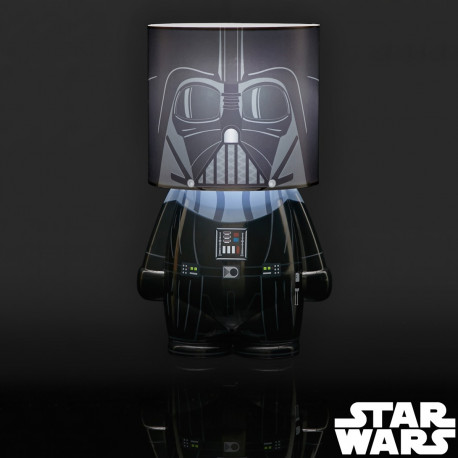 Rejoignez le côté obscur avec cette lampe d’ambiance Star Wars ultra geek ! A l’effigie du sombre Dark Vador, cette lampe de chevet ajoutera une touche résolument geek à votre intérieur…