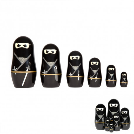 Ceux qui adoreraient se mettre dans la peau d’un guerrier Ninja vont succomber au charme de ce cadeau japonisant ! Ce lot de six poupées russes emboîtables prend effectivement le design de samouraï ninja…