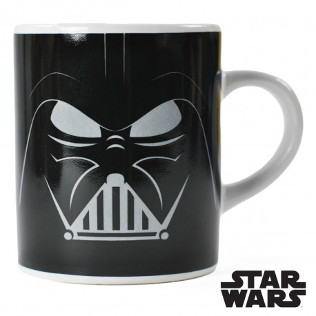 Votre café noir prendra des allures intergalactiques avec cette tasse à expresso Star Wars à réserver aux fans inconditionnels de Dark Vador