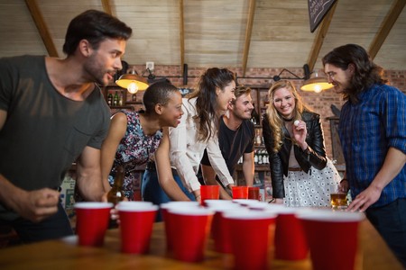 Dare Pong® – Beer Pong à la Rencontre d'Action ou Vérité. Le Jeu d'alcool  de l'année 2022 ! Idéal pour Vos soirées Entre Amis, Befores, Sortie de